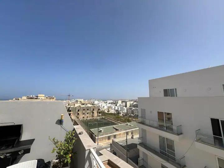 Amazing Spacious Apartment With Bbq & Jacuzzi Saint Julian's Luaran gambar