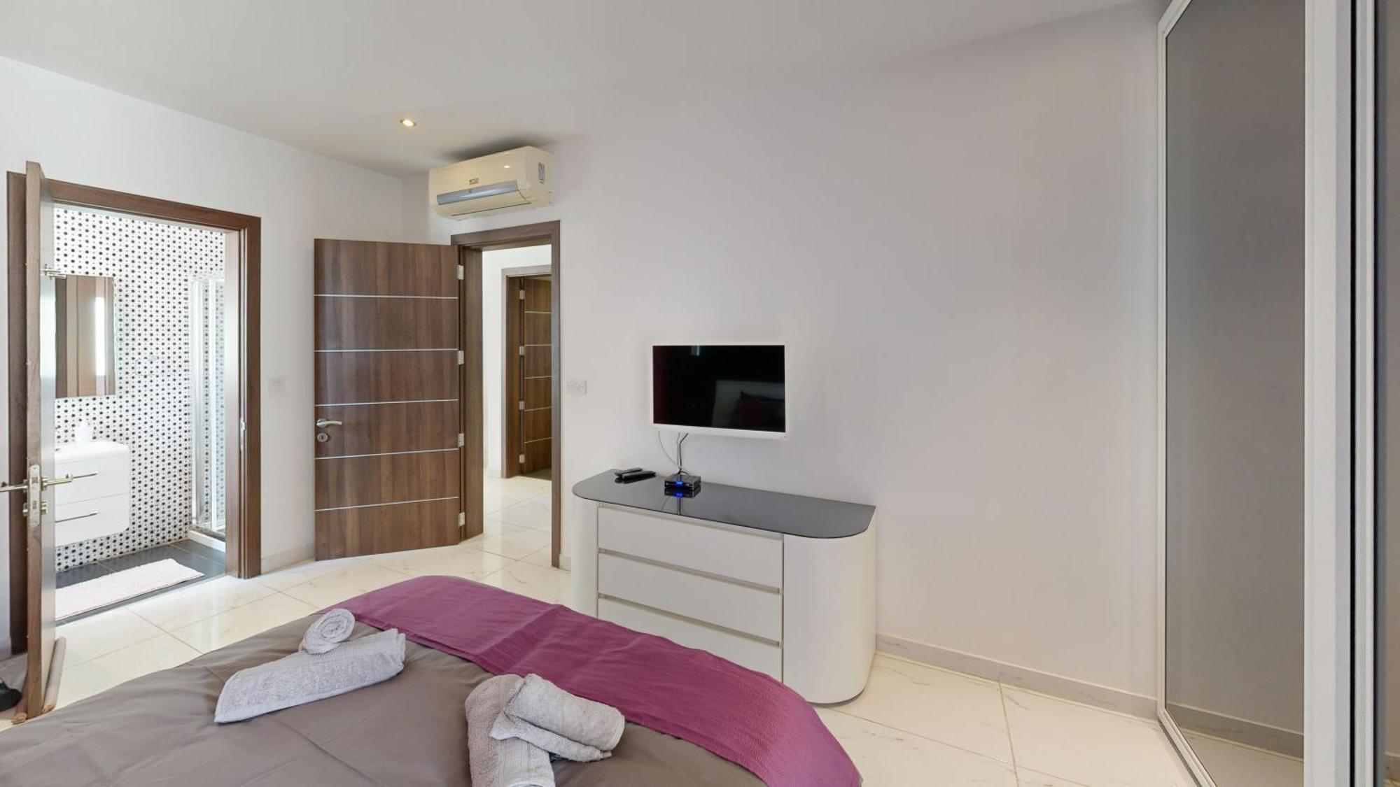 Amazing Spacious Apartment With Bbq & Jacuzzi Saint Julian's Luaran gambar